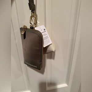 NWT Lululemon Dual Pouch Wristlet Wallet BALF/LTIV Green Ivory